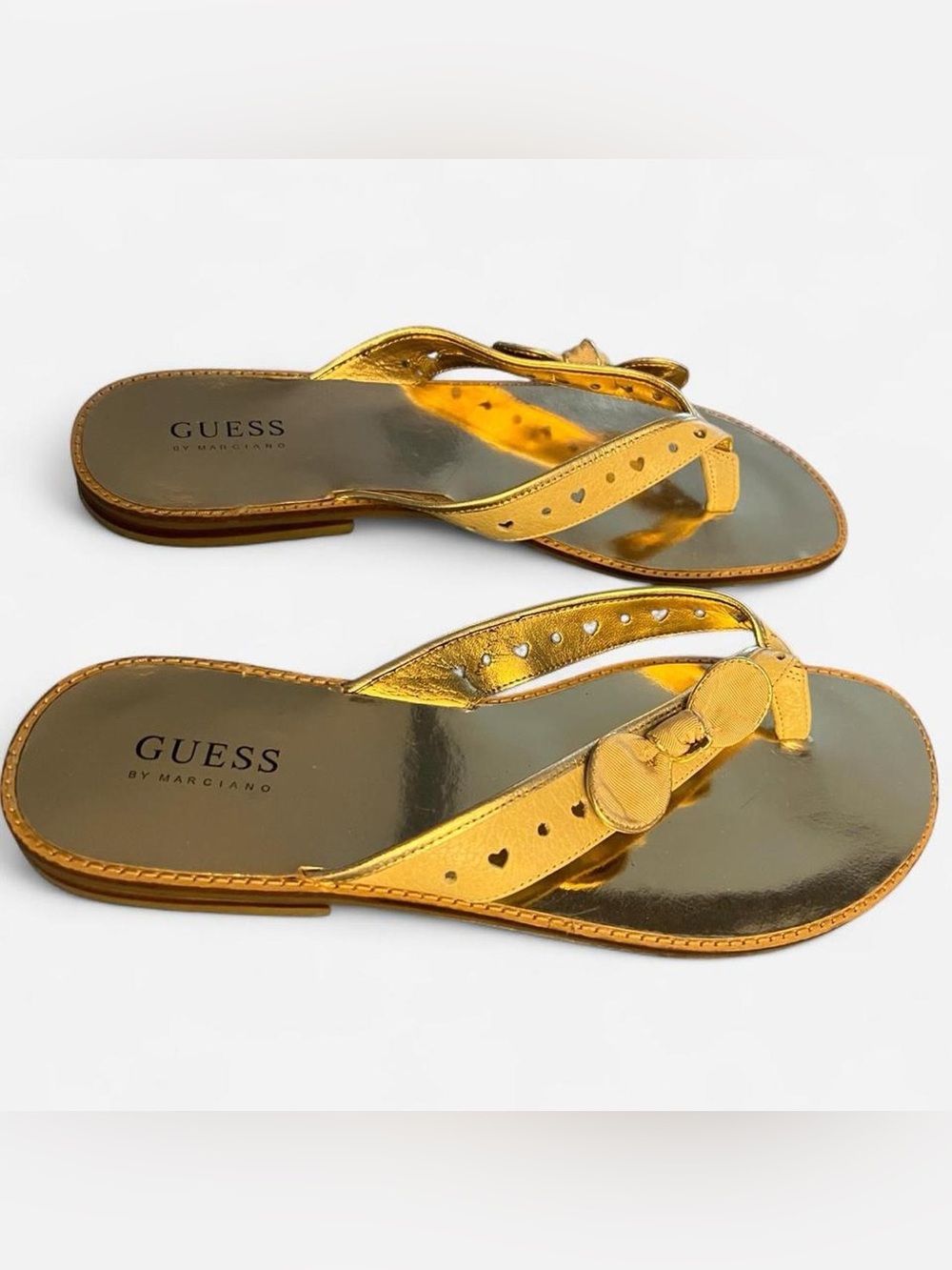GUESS by Marciano Gold Metallic Leather Bow Flip Flop Sandals Women’s Size 10